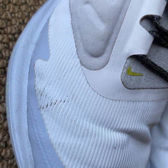 Nike Nike Air Winflo 9 Shield Womens DM1104 Sneakers Pale Ivory high Voltage EUC - Picture 10 of 11